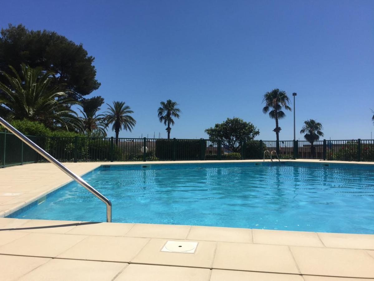 Studio 127, vue mer et piscine, port Santa Lucia Saint-Raphaël Esterno foto
