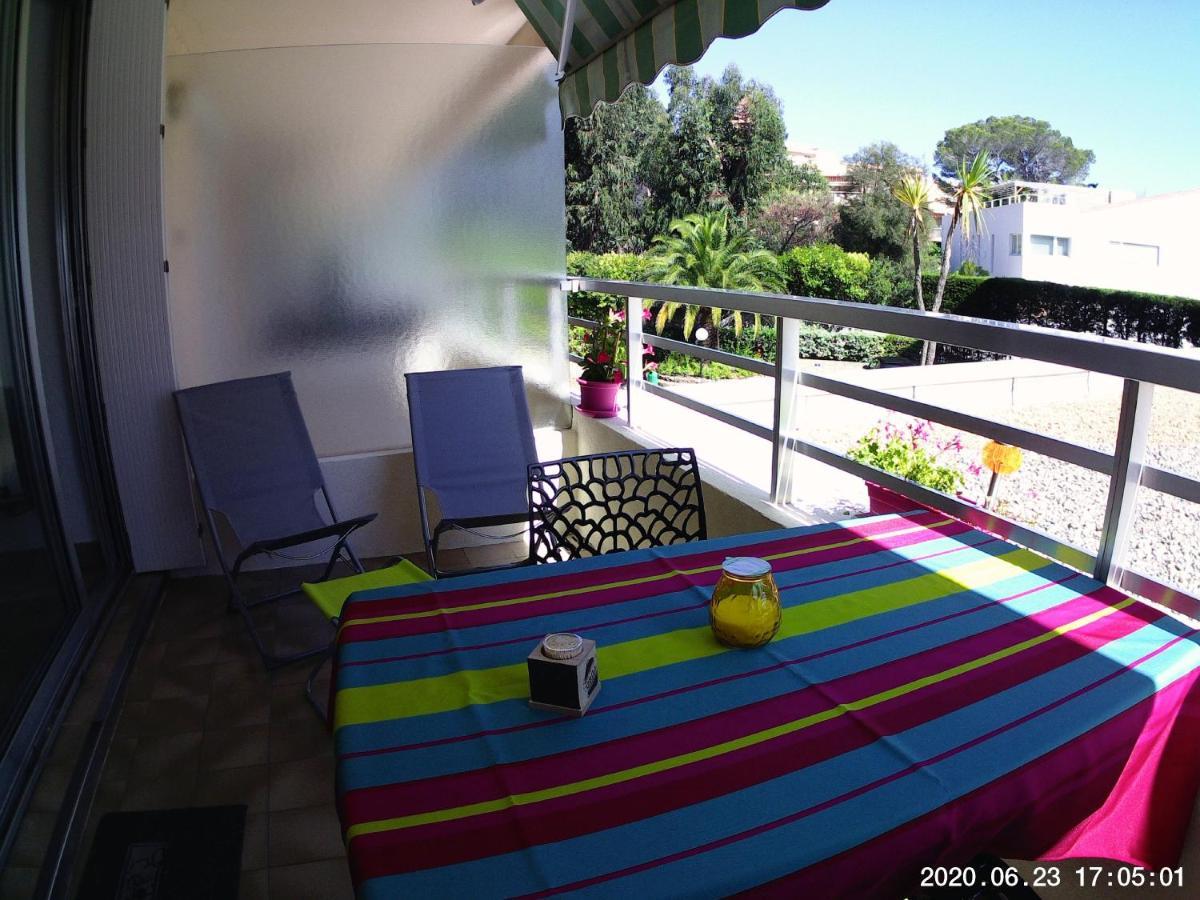 Studio 127, vue mer et piscine, port Santa Lucia Saint-Raphaël Esterno foto