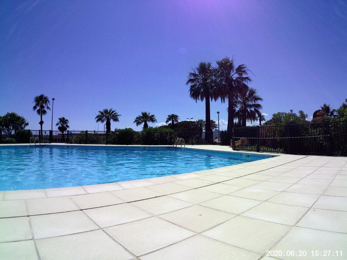 Studio 127, vue mer et piscine, port Santa Lucia Saint-Raphaël Esterno foto