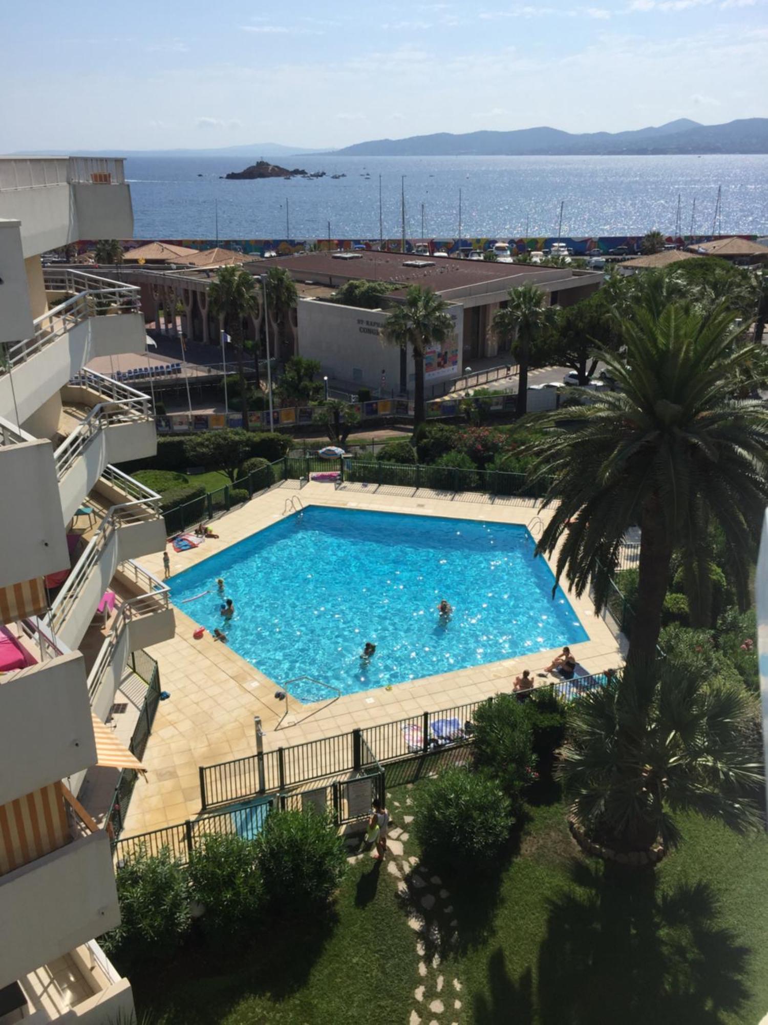 Studio 127, vue mer et piscine, port Santa Lucia Saint-Raphaël Esterno foto